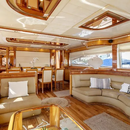 Bateau-hôtel Yate Presidencial