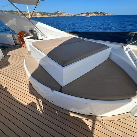 Bateau-hôtel Yate Presidencial